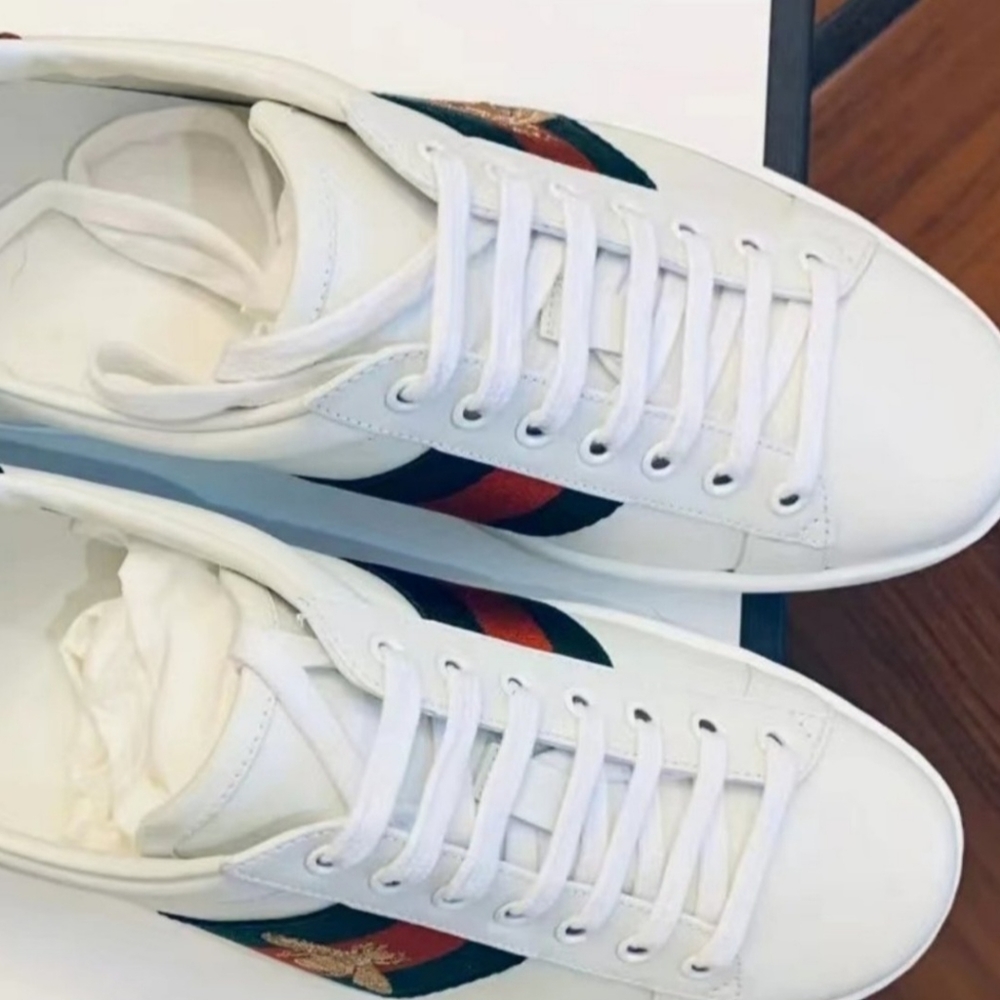 Gucci Brand New Ace Bee Embroidered Sneakers size 39